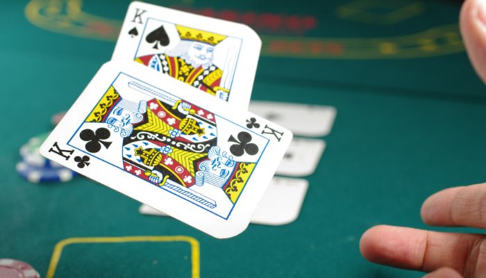 オンラインカジノのバカラのルールを解説